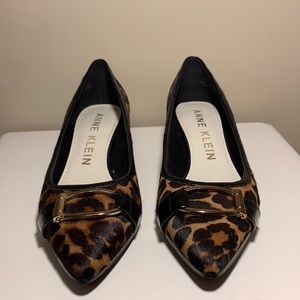 Anne Klein kitten heel pointy toed pumps